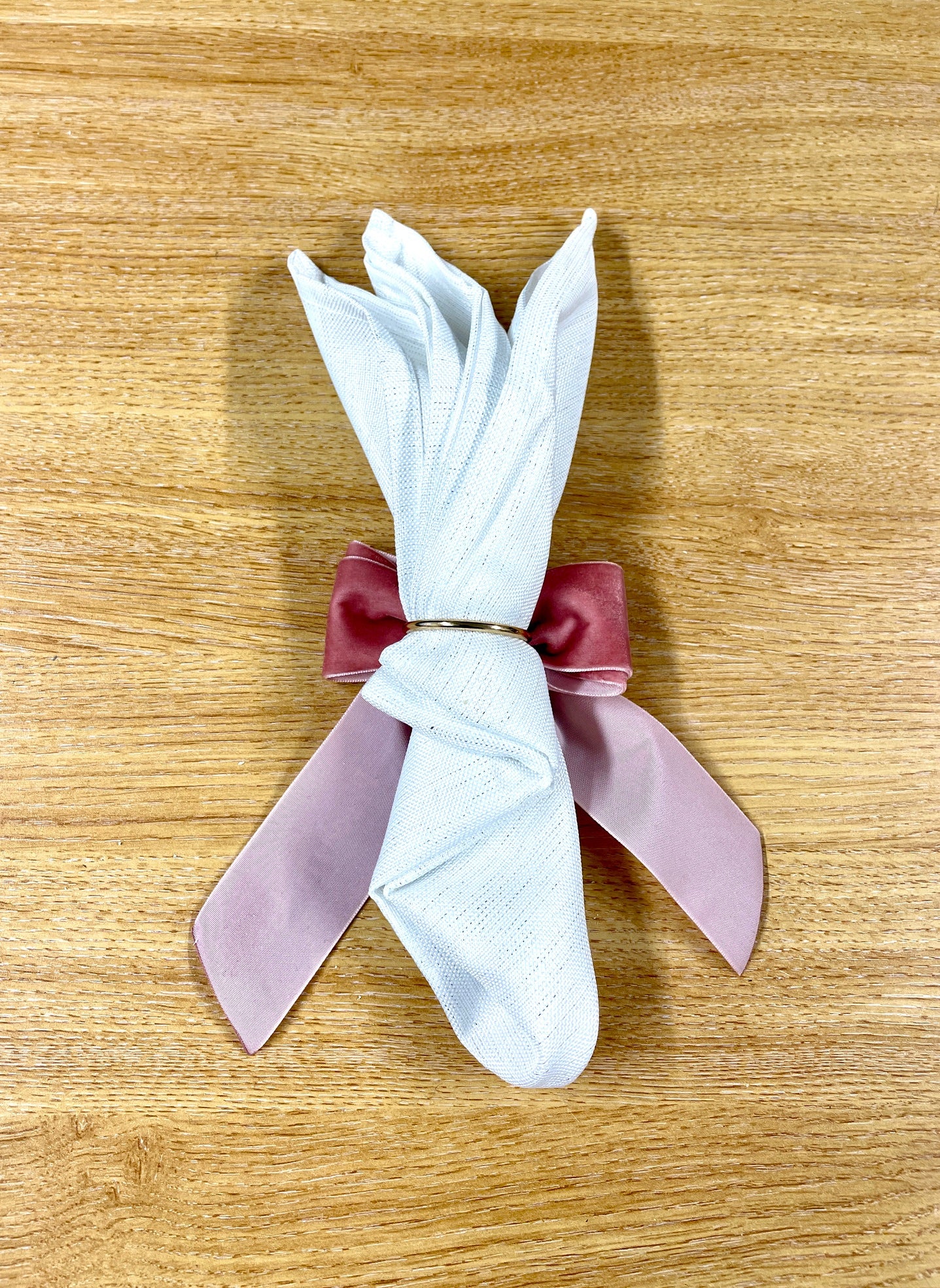 Luxury Personalised Velvet Bow Napkin Rings | Ideal Wedding Place names | Unique Wedding table setting Favours | Multiple Colours Available