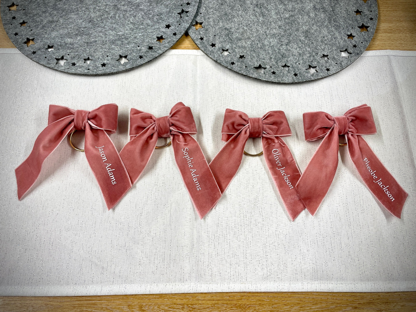 Luxury Personalised Velvet Bow Napkin Rings | Ideal Wedding Place names | Unique Wedding table setting Favours | Multiple Colours Available