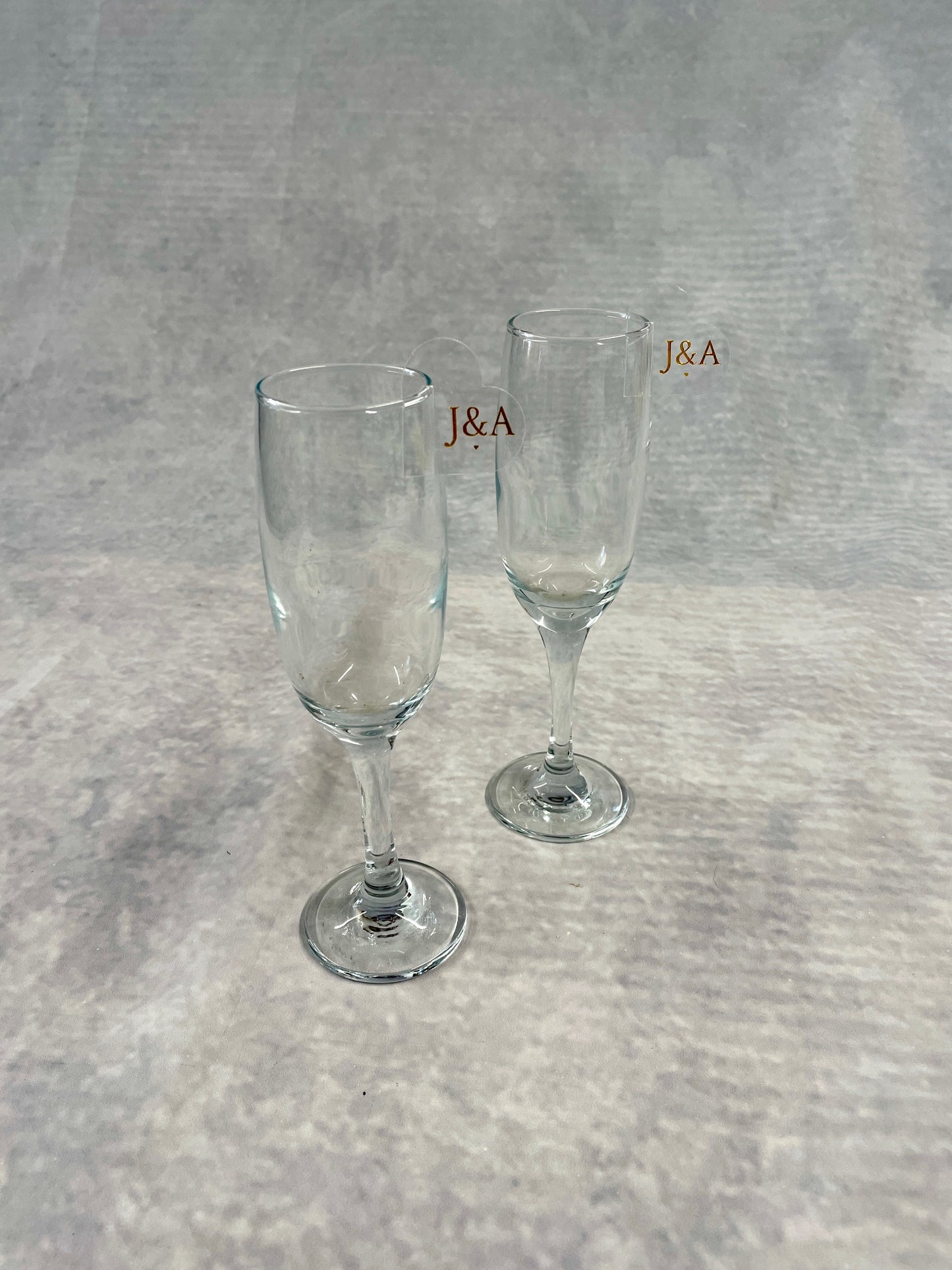 Personalised Wedding Wine Glass Charm with Couple's Initials – Custom Bridal Toast Accessory, Wedding Table Décor, Engagement Gift