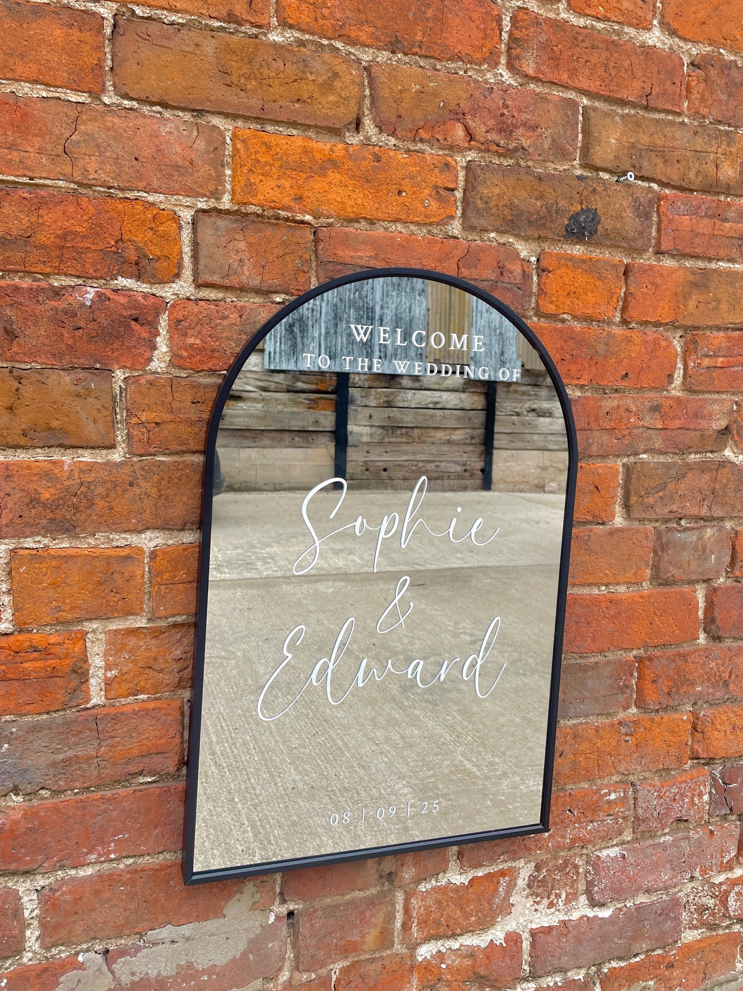 Personalised Wedding Welcome Mirror Sign WITH MIRROR | Custom Wedding Décor with Names & Date | Modern Wedding Sign | Includes Mirror
